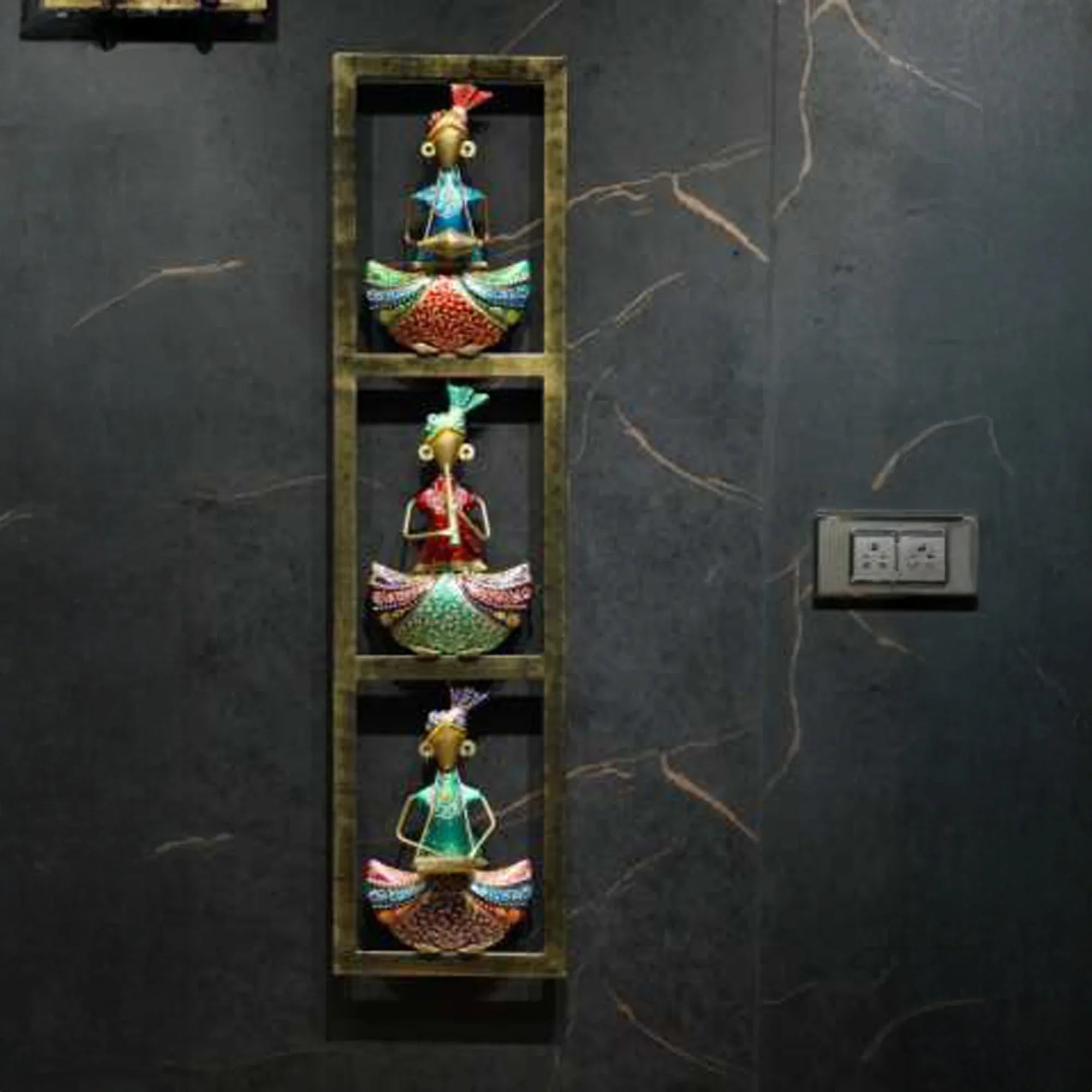 Metal 3-Sardar Painted Vertical Frame – Handcrafted Wall Art Panel