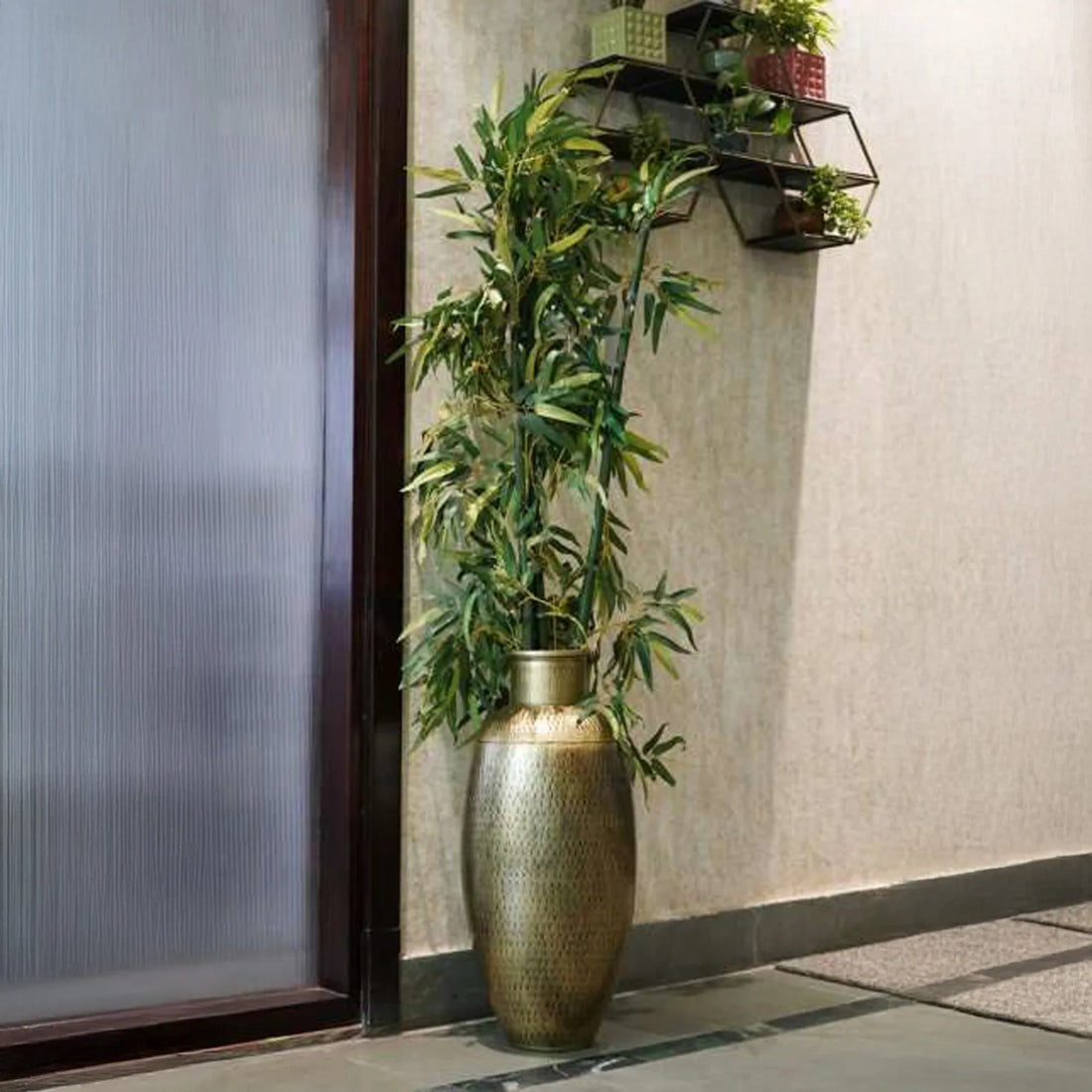 Small Iron Flower Base – Handcrafted Rustic Metal Vase for Home &amp; Table Décor