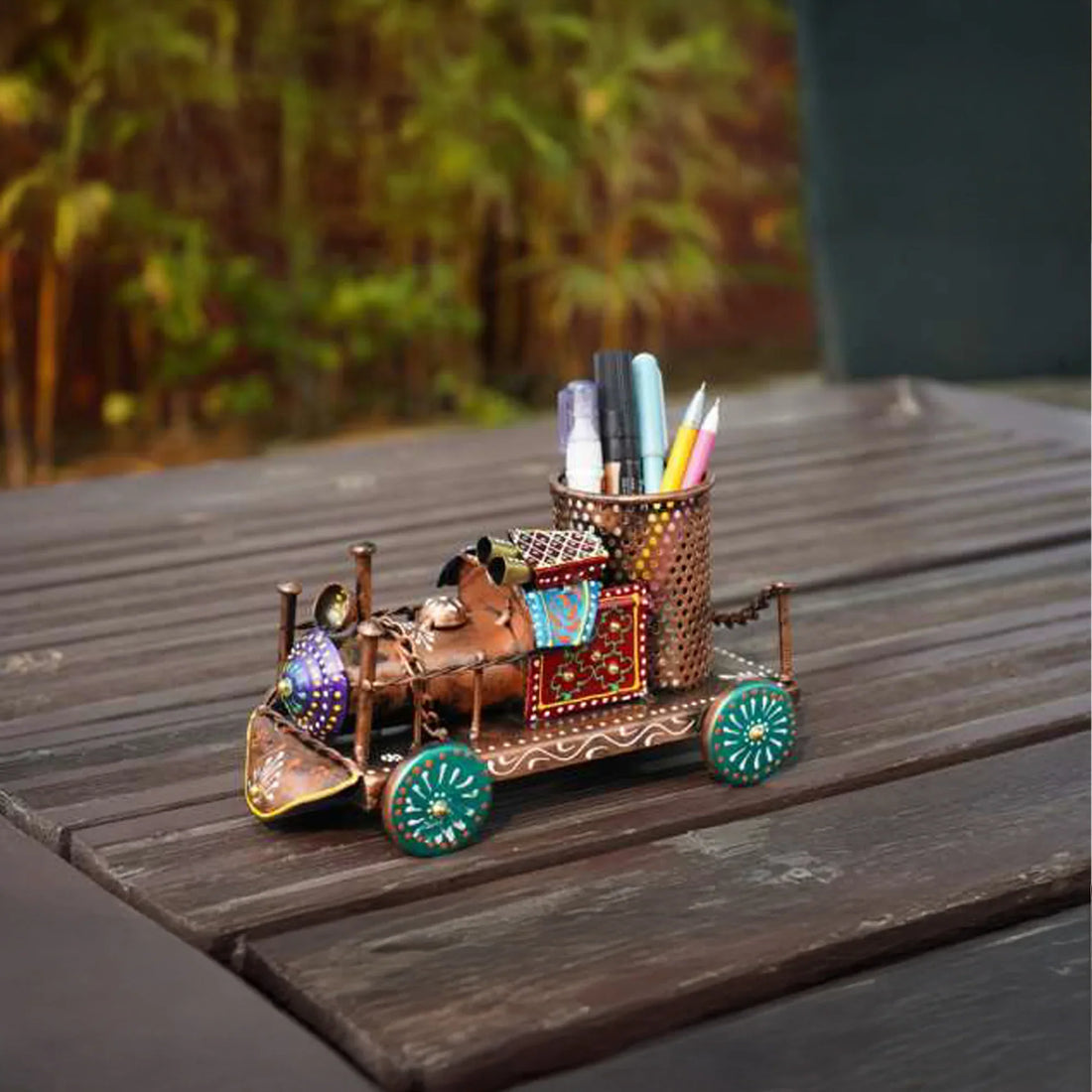 Handcrafted Iron Engine Pen Stand – Vintage Desk Organizer with Steampunk Style