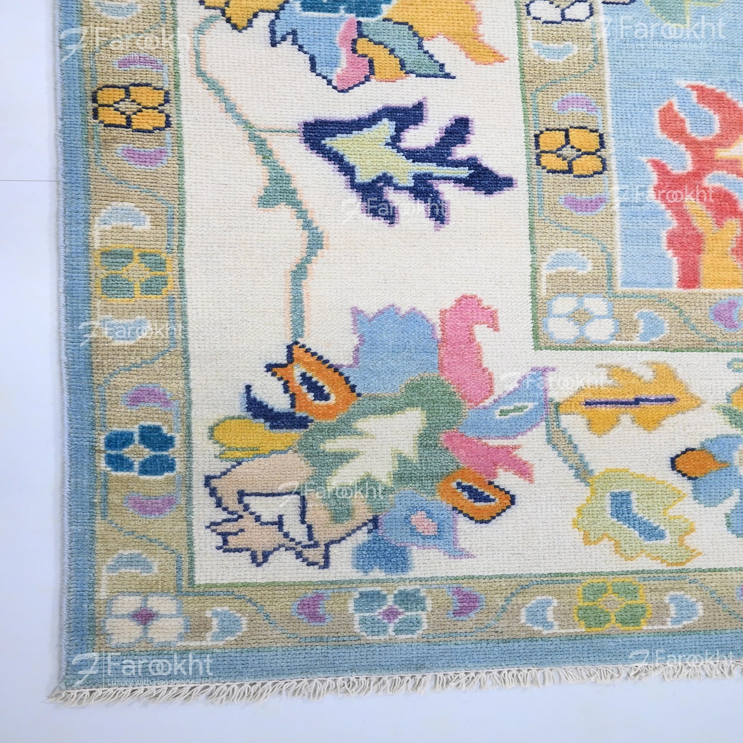 Colorful floral-patterned rug with &