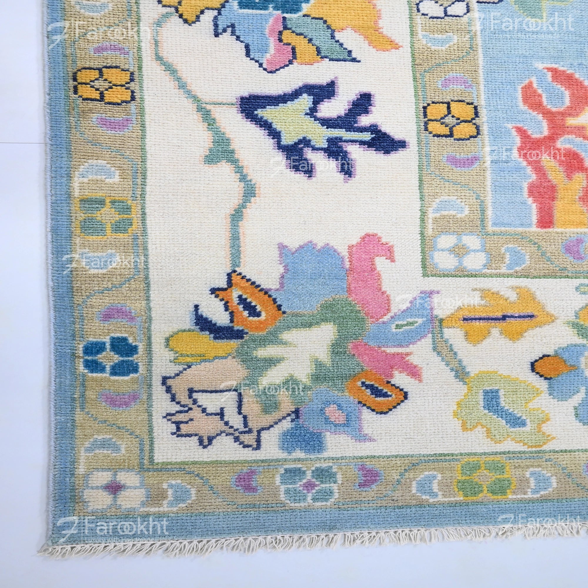 Colorful floral-patterned rug with &