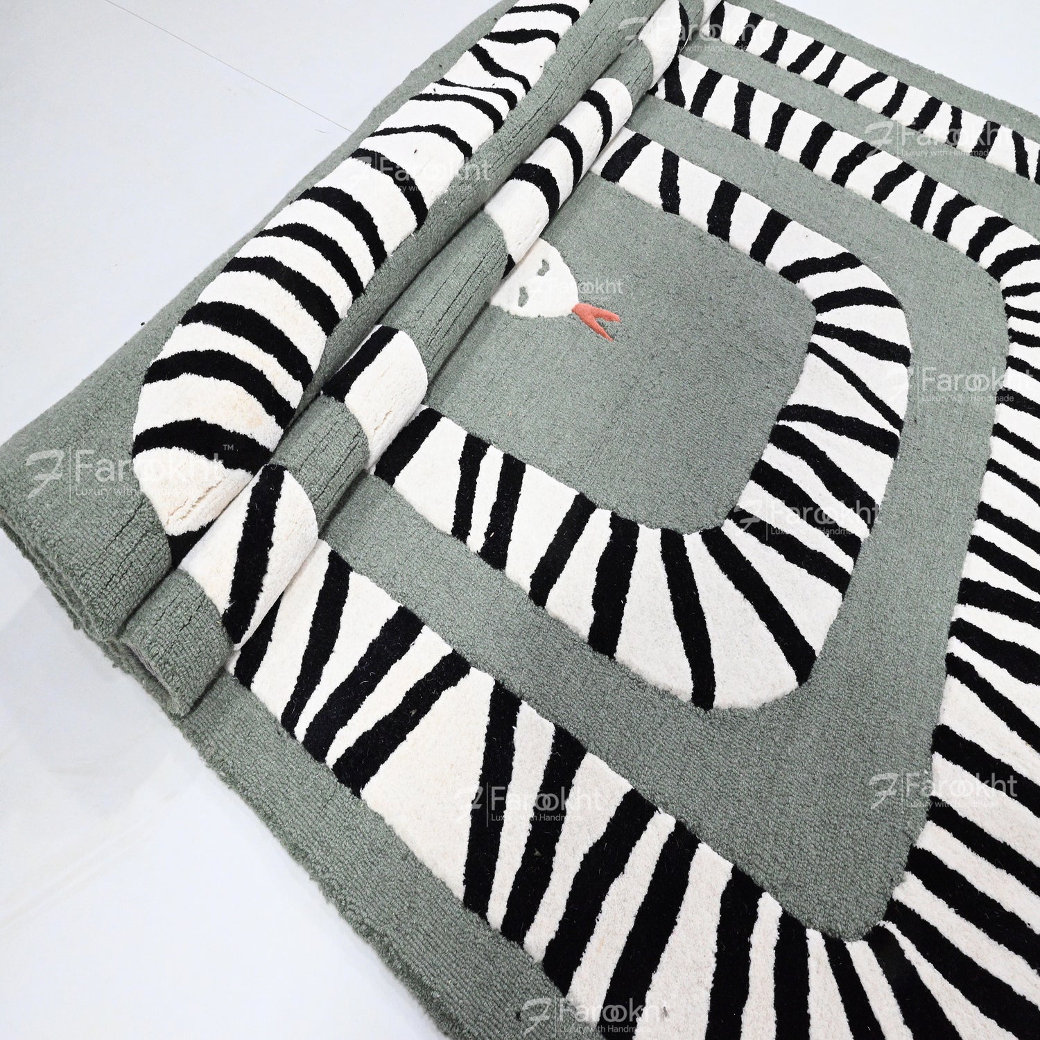 Hand Knotted Oushak Carpet and Rugs 036